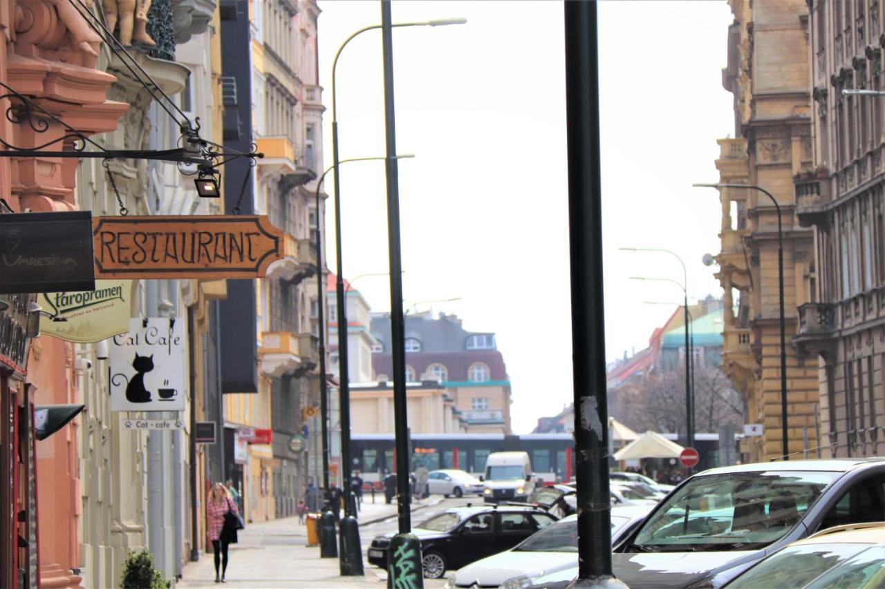 Flowers Apartments Prag Exterior foto